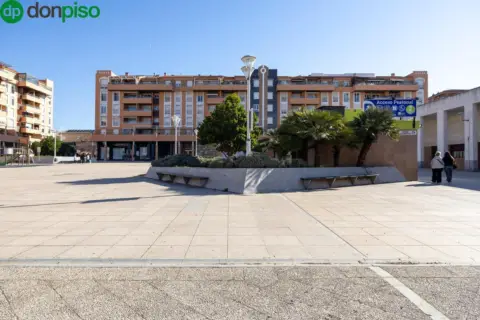 Flat in Plaza de la Ciudad De Los Carmenes, 3
