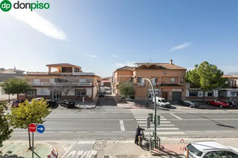 Casa adosada en calle Rosales, 5