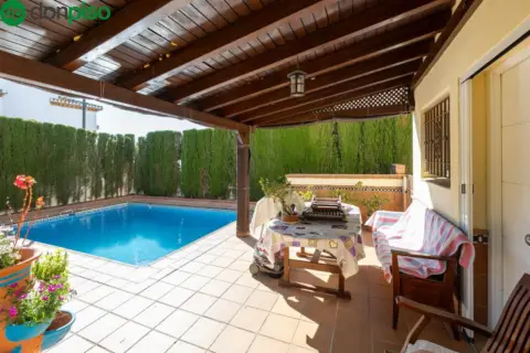 Chalet en calle de Carmen Martín Gaite