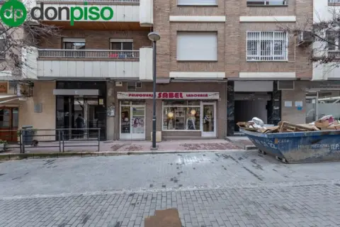 Local comercial en calle de San Juan de Letrán