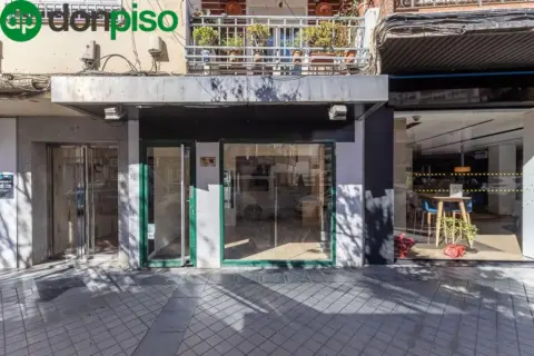 Local comercial en Avenida de Dílar, 46