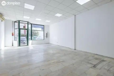 Nave industrial en calle de Juncaril, 128