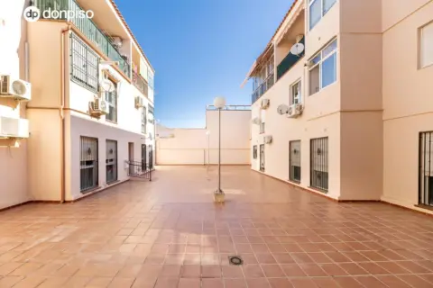 Piso en calle de Valencia, 23