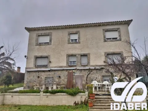 Chalet en Castillo de Escalona