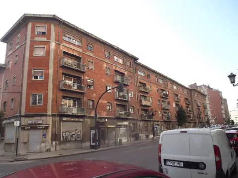 Edificio en Avenida del Mar