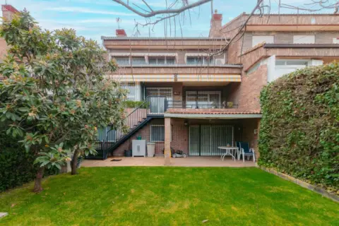 Casa adosada en Villafranca del Castillo