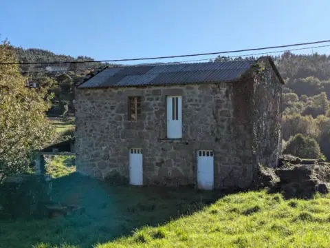 Casa rústica en calle Lg Parada-Tenorio