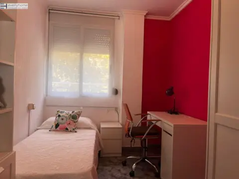 Habitación en calle del Pintor Josep Mongrell