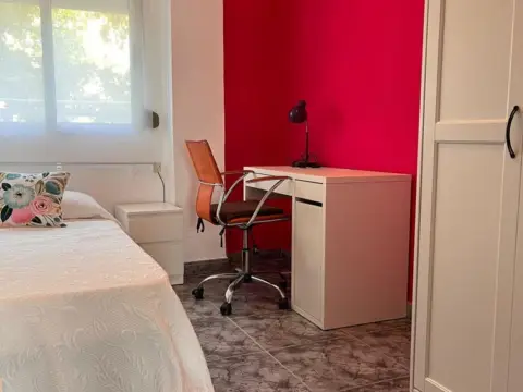 Habitación en calle del Pintor Josep Mongrell
