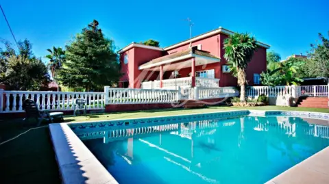 Chalet en calle Paraiso Rincons