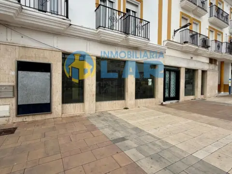 Local comercial en Plaza de la Coronación
