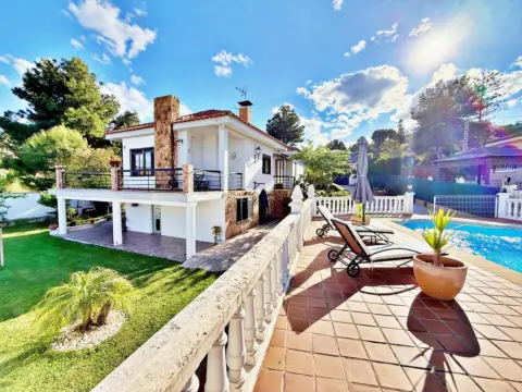 Chalet en calle Valencia S Perenchiza