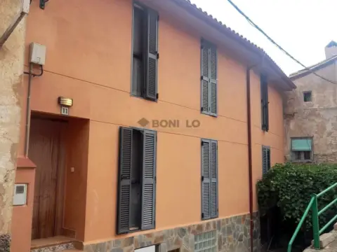 Casa adosada en calle Era Rodrigo (Vera Rodrigo)