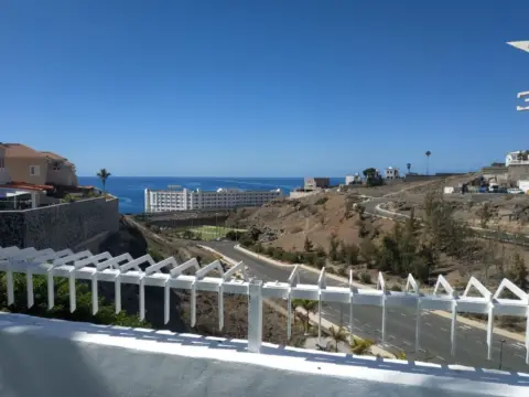 Casa pareada en calle de Nayra