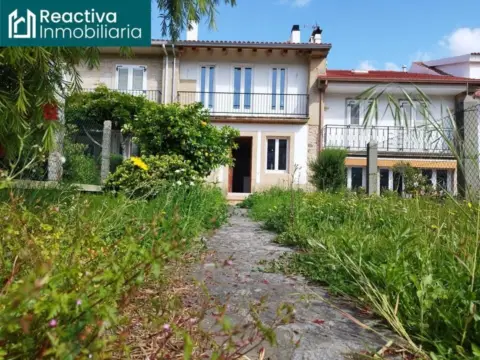 Casa adosada en calle Alexandre Cadarso
