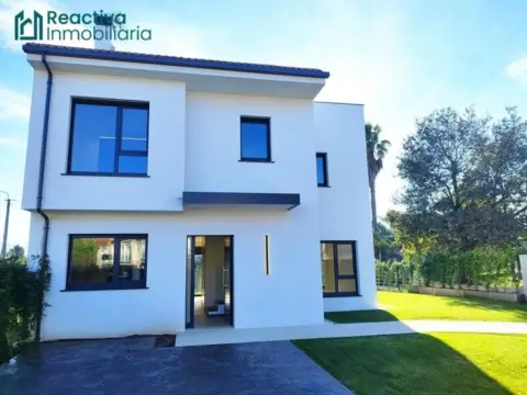 Chalet en calle Toronio