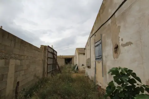 Almacén en calle Novillas