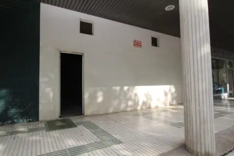 Local comercial en Avenida de la Constitución