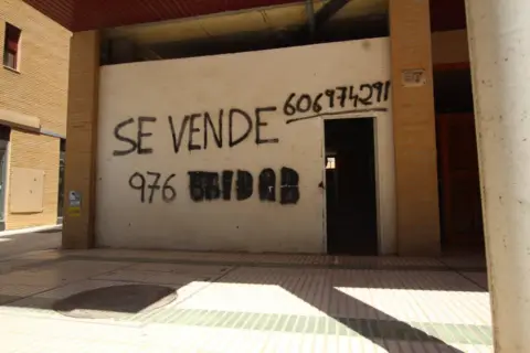 Local comercial en Avenida de la Constitución