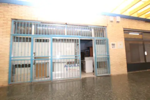 Local comercial en calle Ejea de los Caballeros