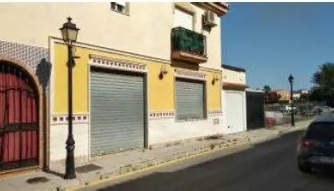 Local comercial en calle Víctor Manuel
