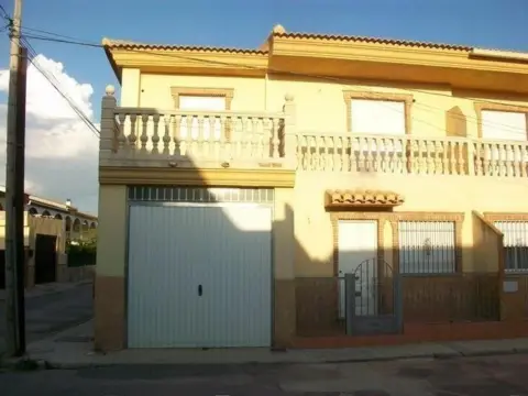 Casa adosada en calle de Europa