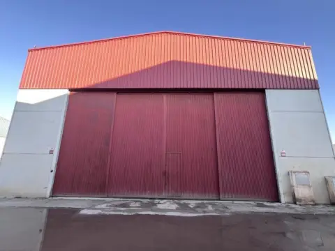 Nave industrial en calle Pte Rafael Escudero