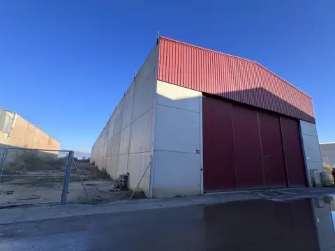 Nave industrial en calle Pte Rafael Escudero