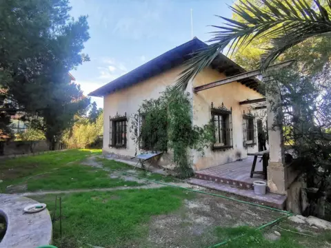 Finca rústica en calle del Publicista Víctor Viñes