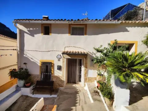 Chalet en calle del Cantón