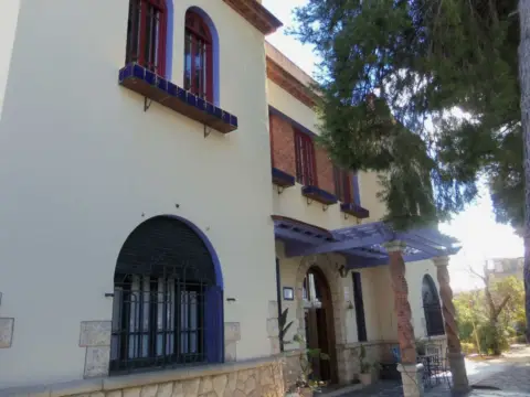 Casa en Avenida de Benito Pérez Galdós, 10