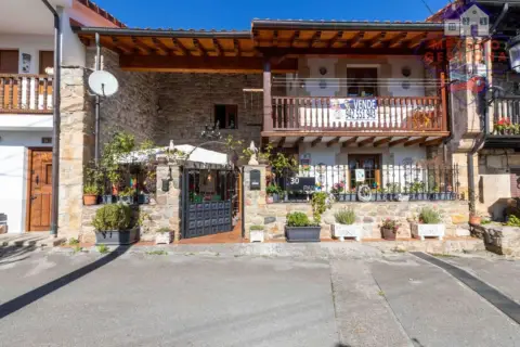 Casa pareada en calle Poblado Renedo