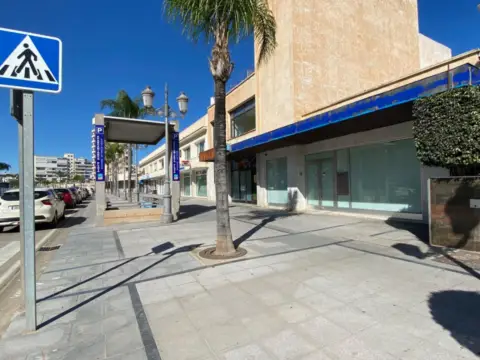 Local comercial en La Carihuela