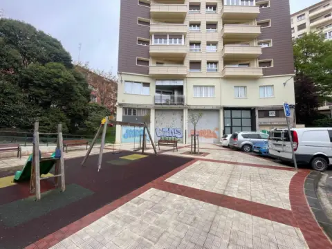 Local comercial en calle del Monte Lakartxela, 4