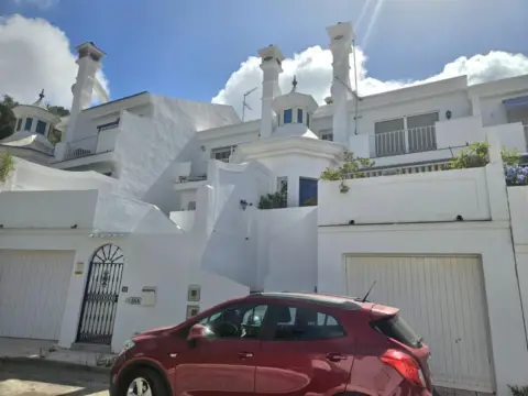 Casa adosada en calle de José Bergamín