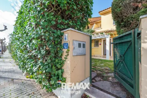 Casa adosada en calle de Francisco Zurbarán, 40
