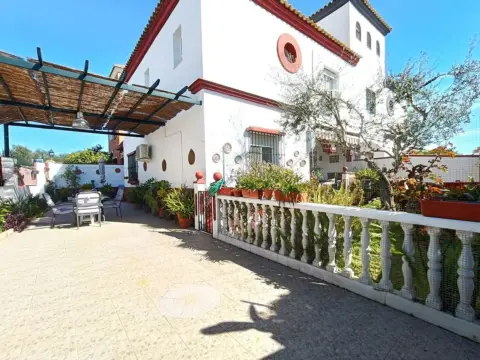 Casa pareada en Gines