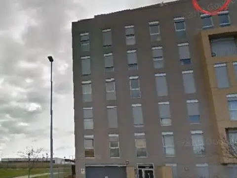 Trastero en calle de las Madres de la Plaza de Mayo, 1