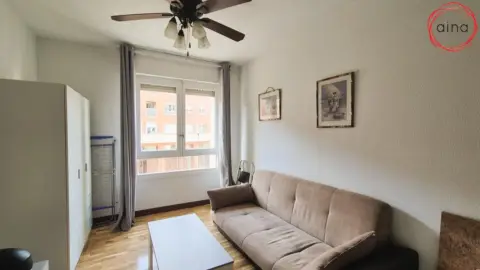 Oficina en calle de la Merindad de Sangüesa, 3