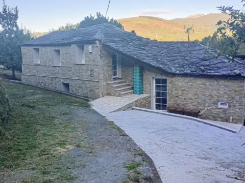 Chalet en calle Sabariz