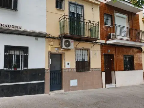 Casa adosada en calle Tarragona