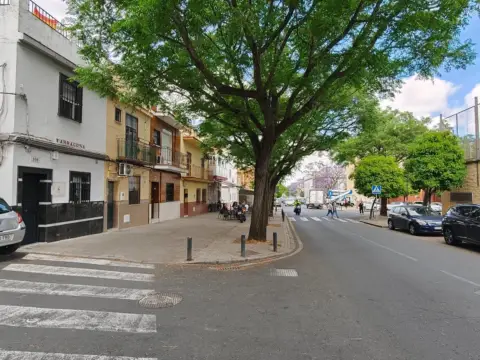 Casa adosada en calle Tarragona