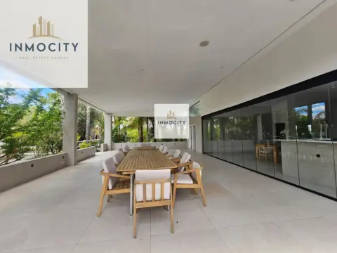 Chalet en Urbanización de la Conarda