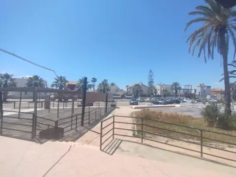 Nave industrial en calle de Barlovento-Playa Grande
