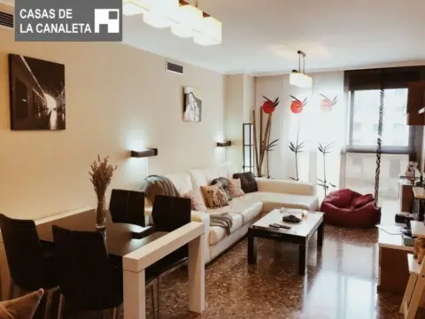 Piso en Distrito La Constitucion-Canaleta