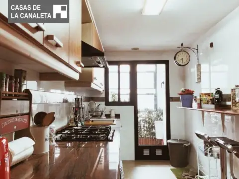 Piso en Distrito La Constitucion-Canaleta