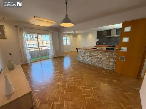 Piso en Distrito los Juzgados