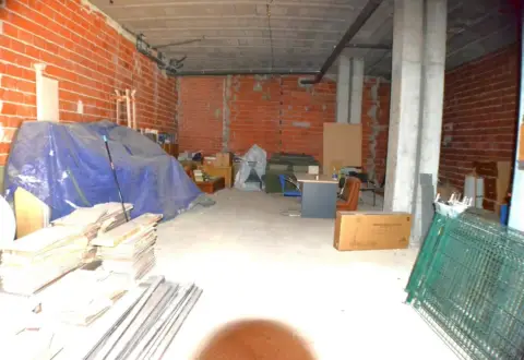 Local comercial en Montesol