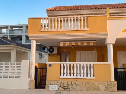 Casa adosada en Playa Les Cases