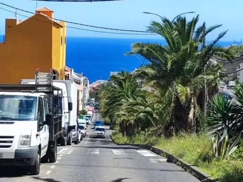Terreno en calle de Marianao, 76